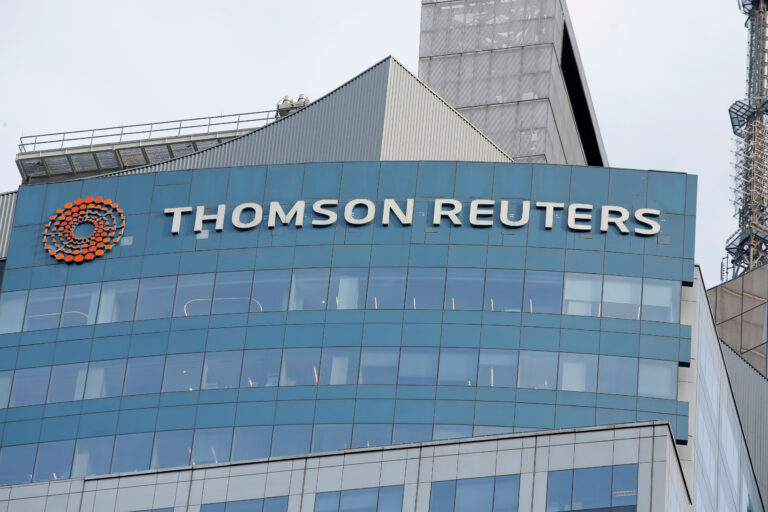 Cómo Thomson Reuters aprovecha la IA para mejorar la productividad