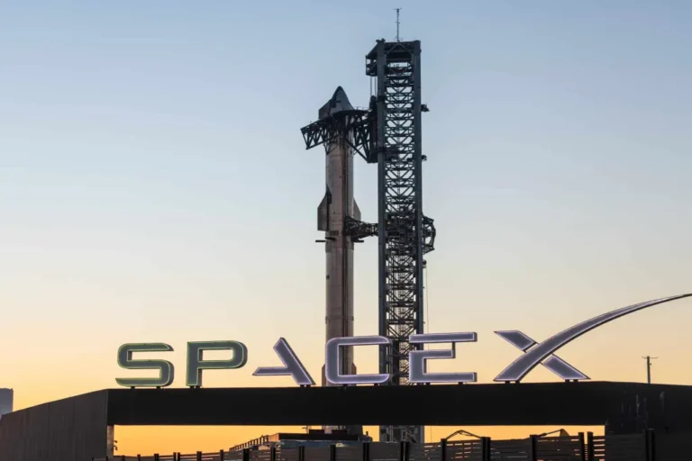 Roelof Botha, ex-líder de Sequoia, se une a la junta directiva de SpaceX tras su histórica IPO