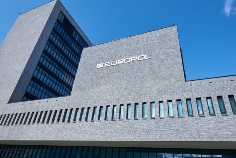 Europol desmantela Cryptomixer, el servicio que blanqueó 1.500 millones de dólares en Bitcoin