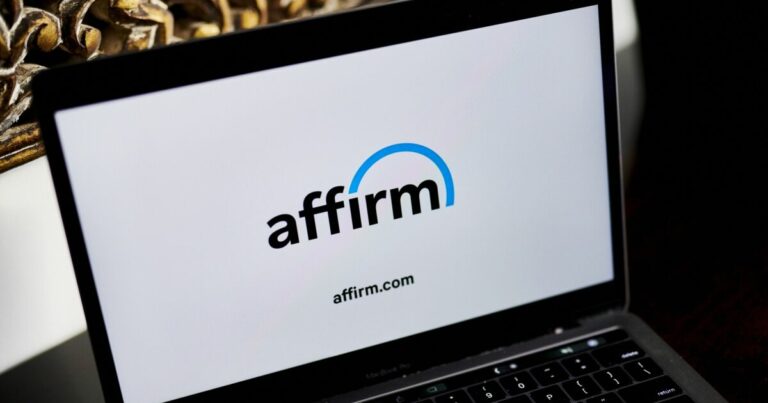Las acciones de Affirm se desploman, elimina 500 empleos y cierra la unidad de criptografía